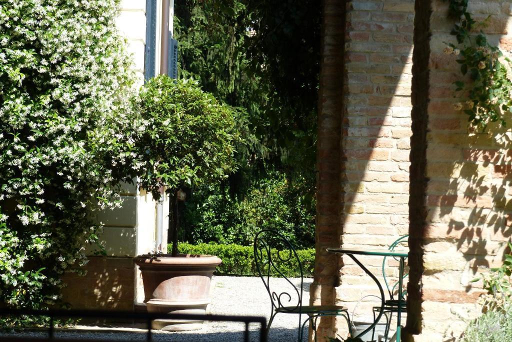 Villino Di Porporano Bed & Breakfast Parma Bagian luar foto